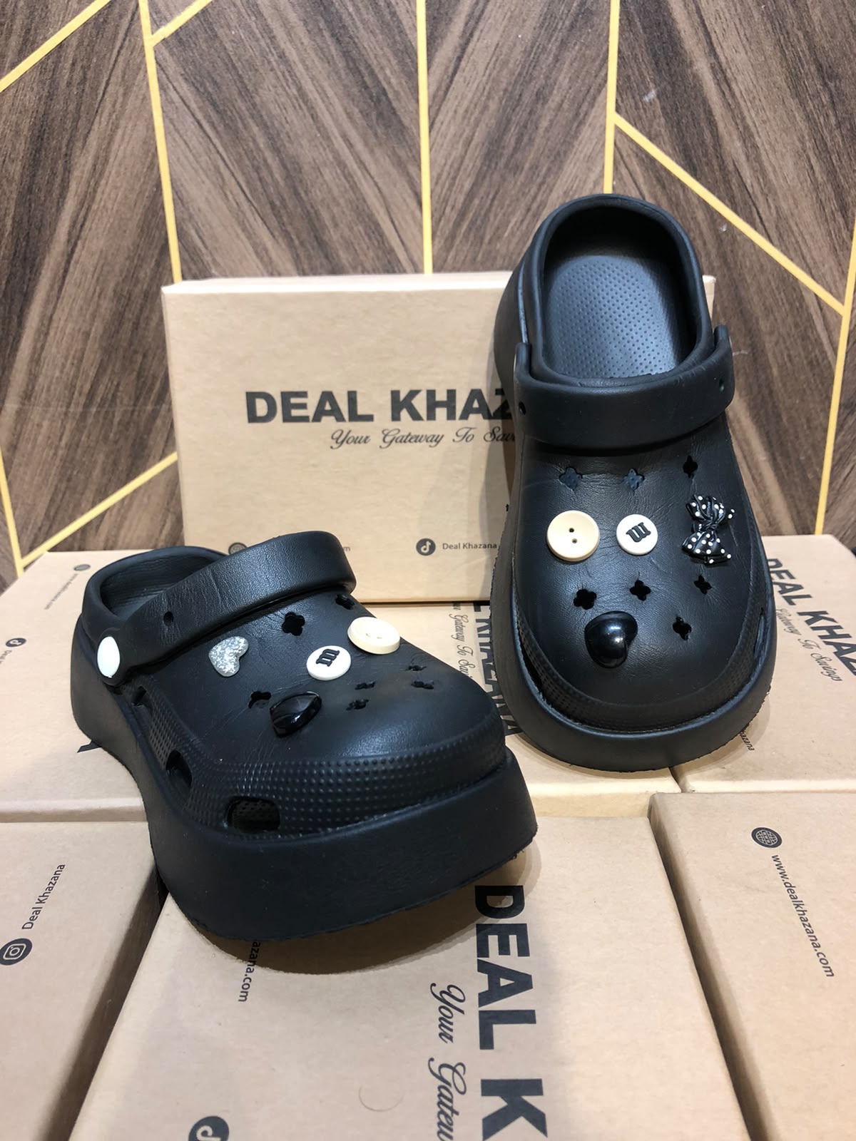 Women Comfortable Crocs Size 5