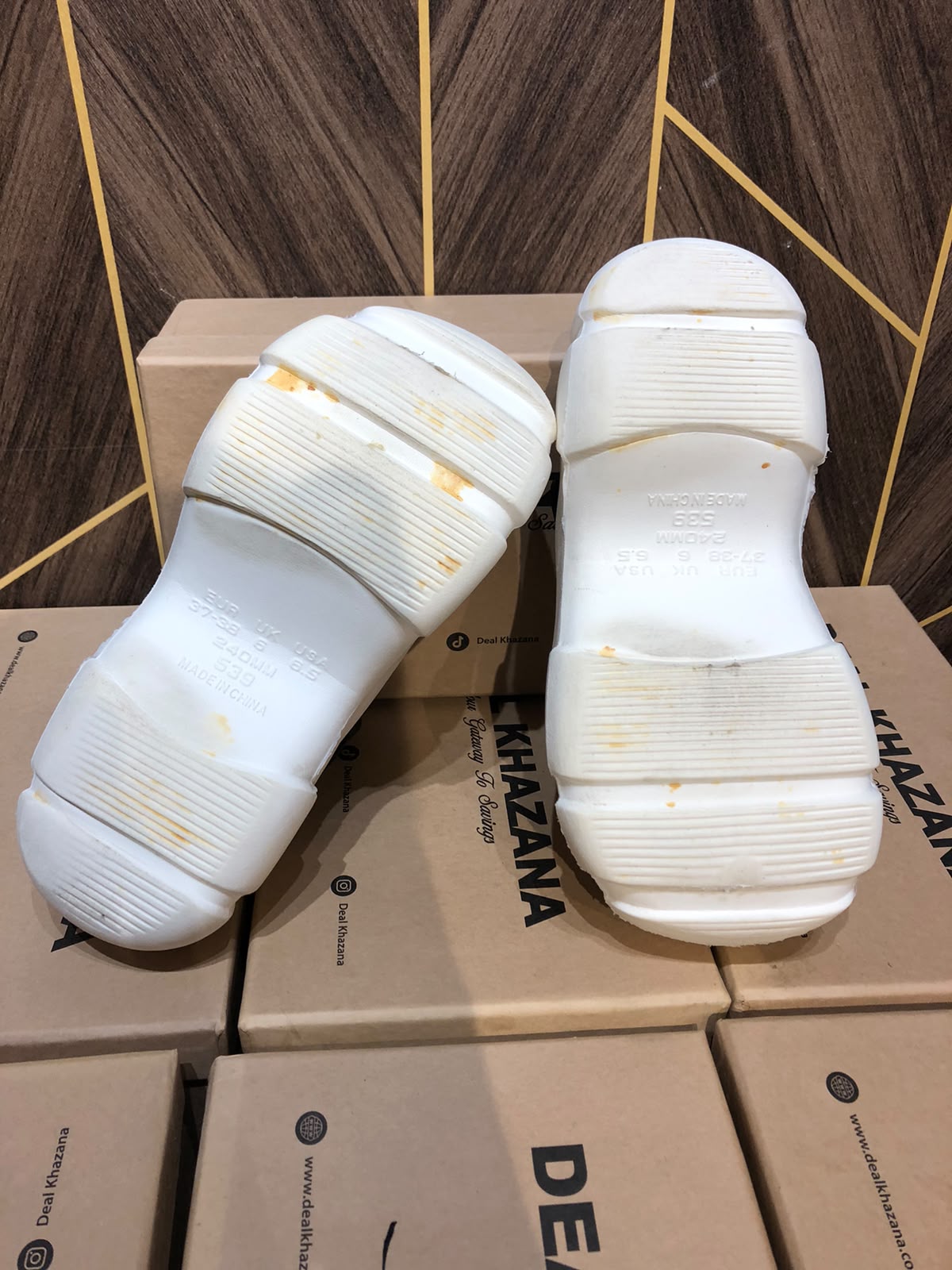 Women Comfortable Crocs Size 7