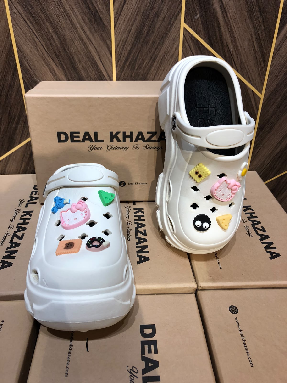 Women Comfortable Crocs Size 5