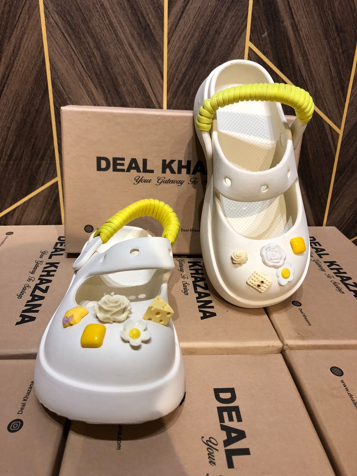 Women Comfortable Crocs Size 8