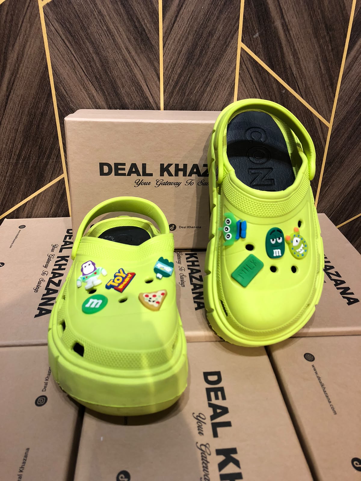 Women Comfortable Crocs Size 8