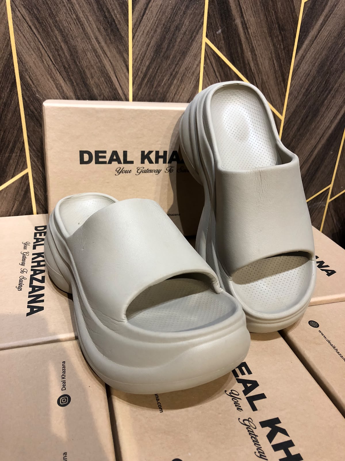 Women Comfortable Slippers Size 8
