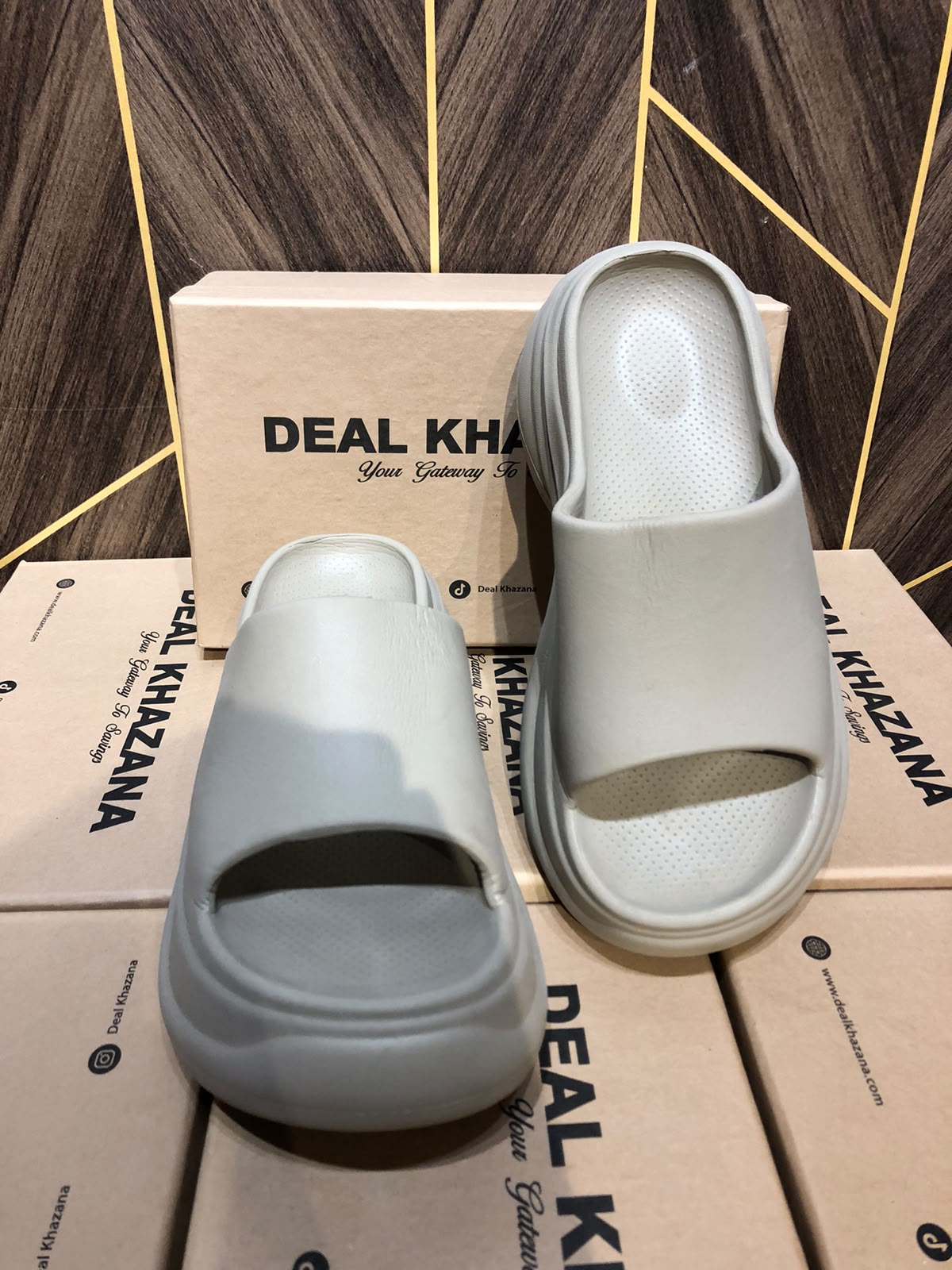 Women Comfortable Slippers Size 8
