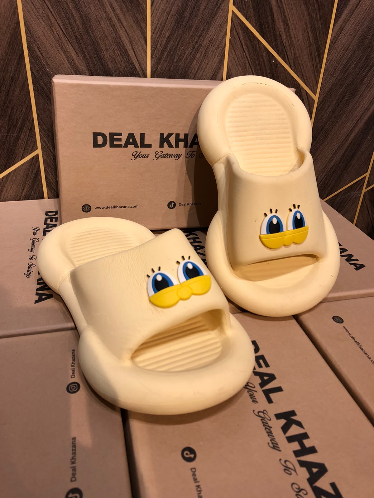 Women Comfortable Slippers Size 8