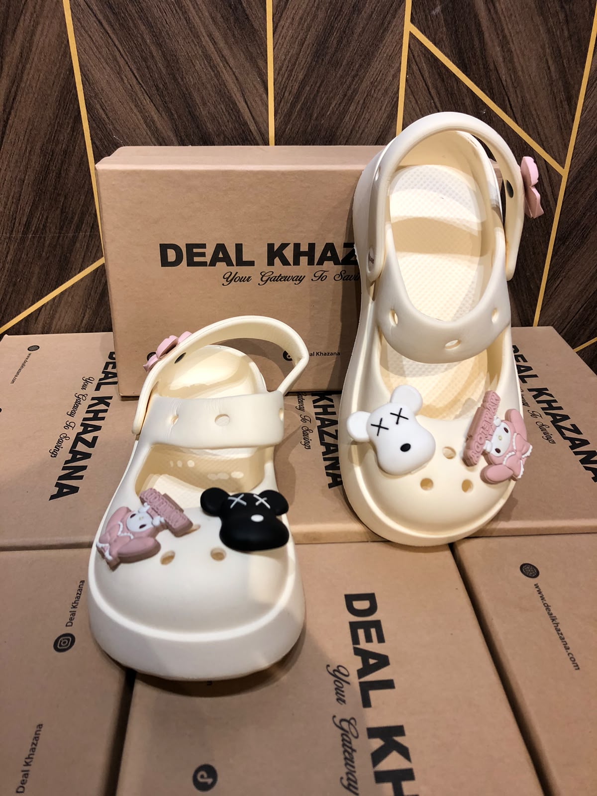 Women Comfortable Crocs Size 8