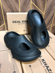 Women Comfortable Crocs Size 9,5