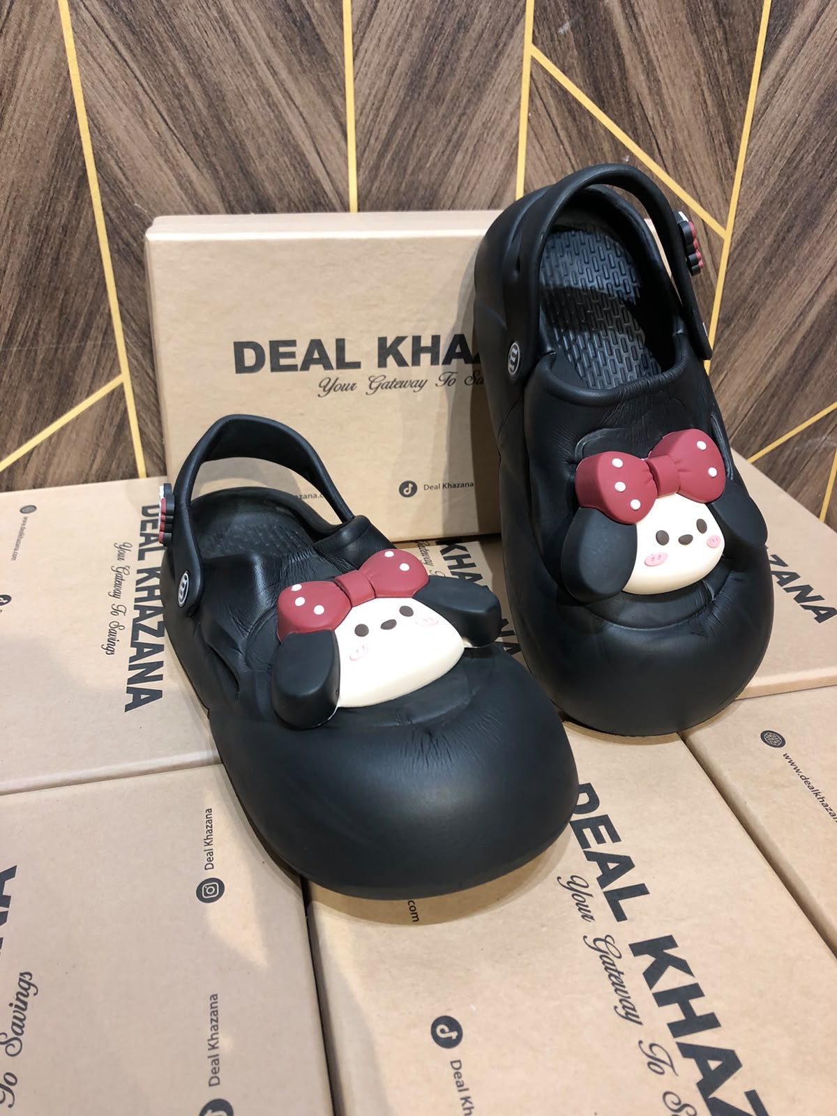 Women Comfortable Crocs Size 7