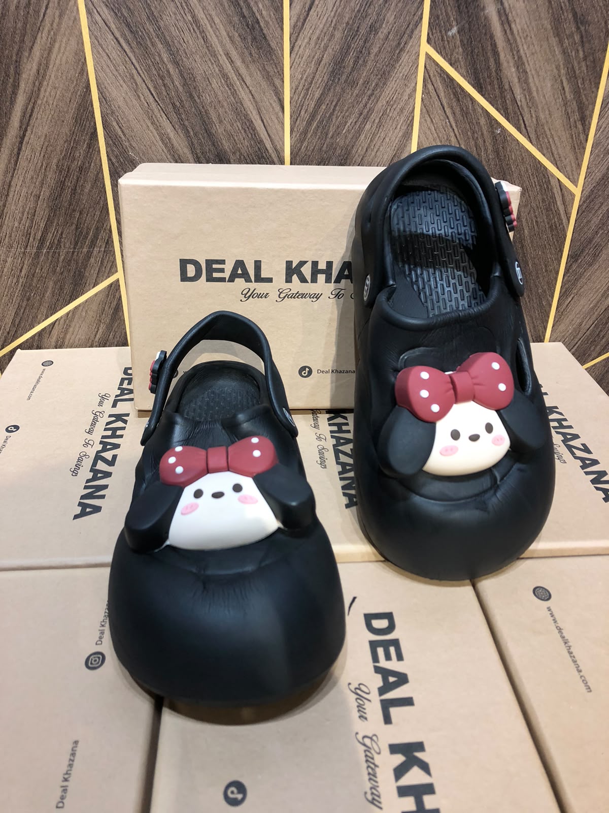 Women Comfortable Crocs Size 5