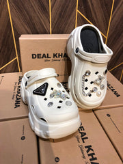 Women Comfortable Crocs Size 6