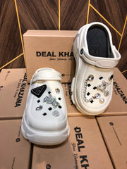 Women Comfortable Crocs Size 6