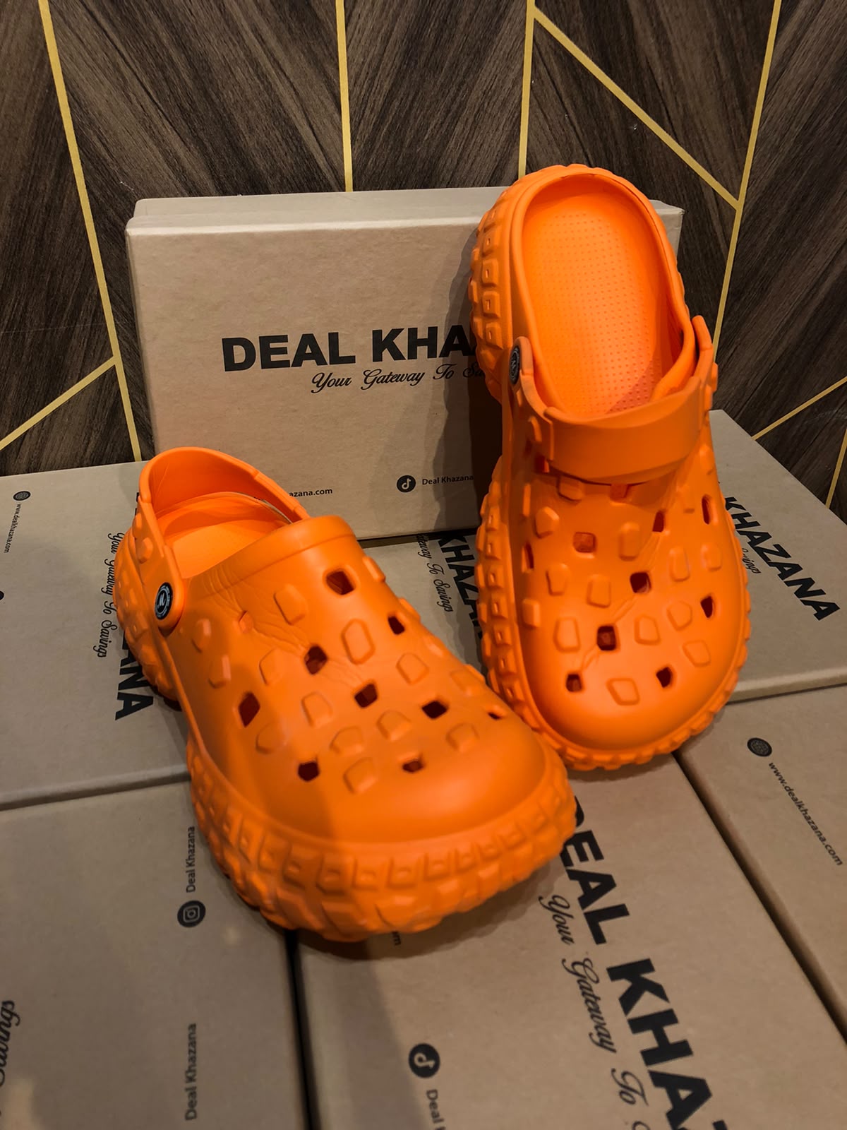 Women Comfortable Crocs Size 8