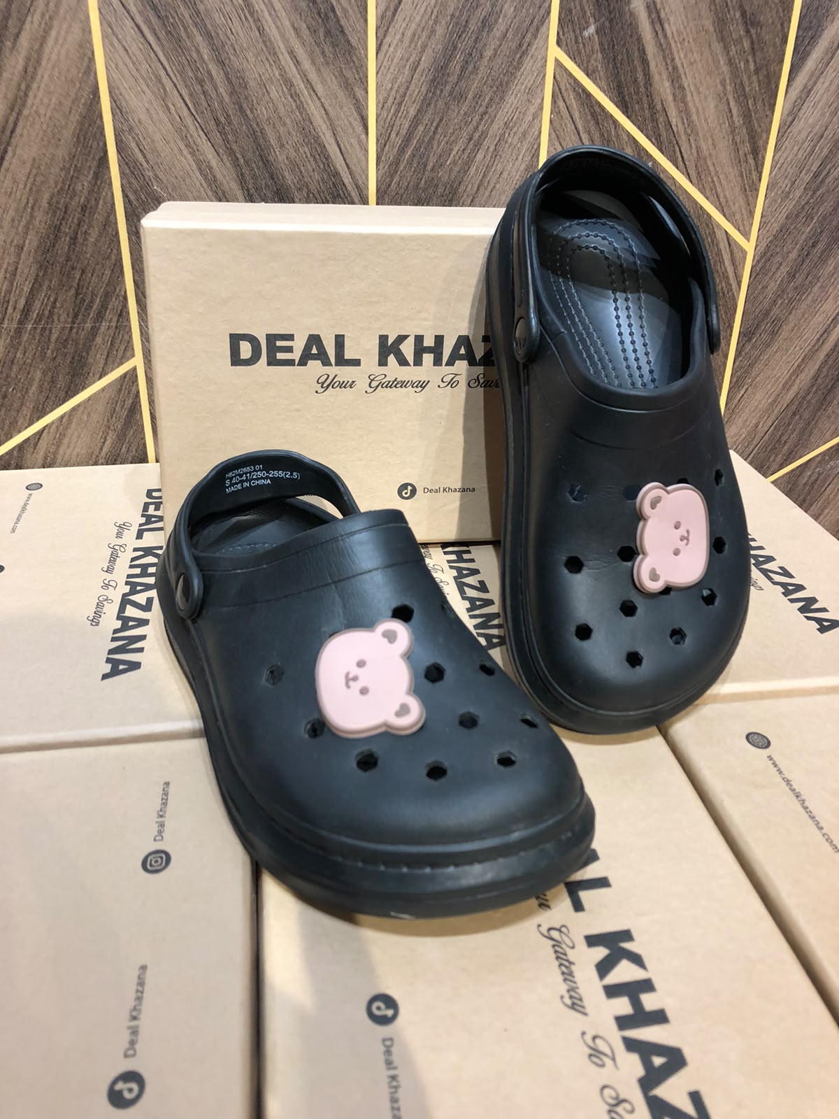 Women Comfortable Crocs Size 8