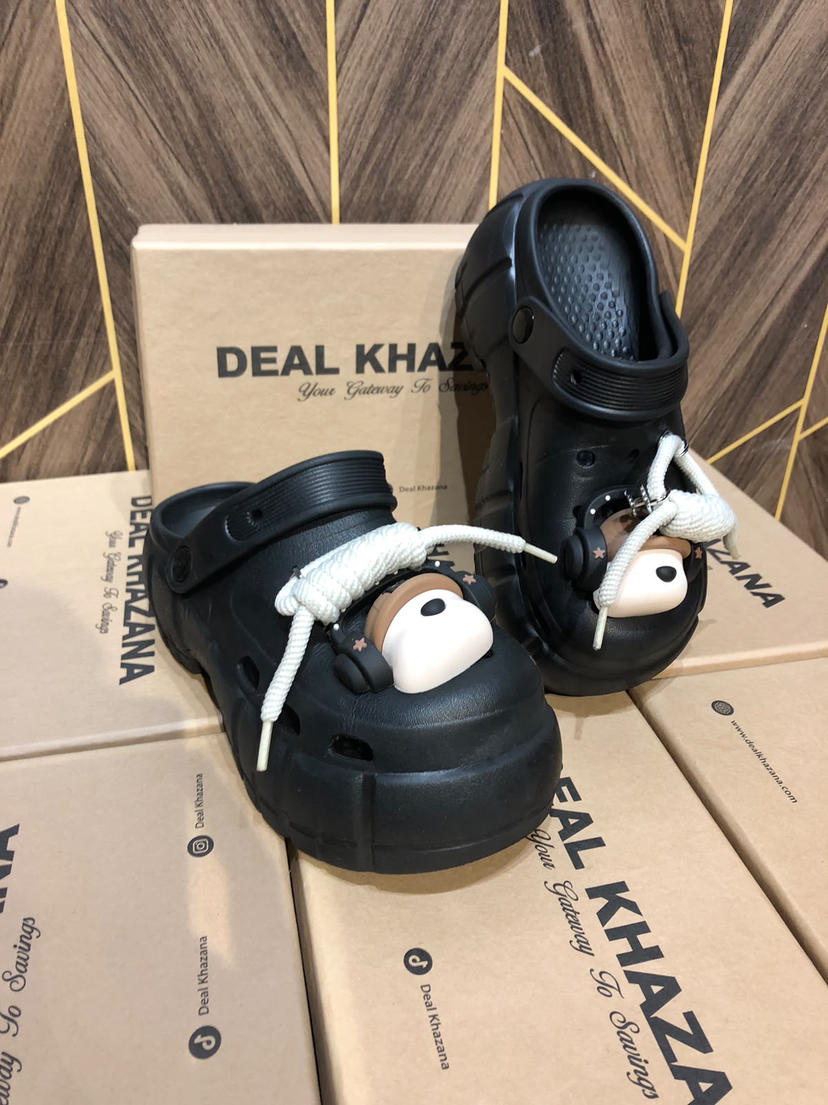 Women Comfortable Crocs Size 5
