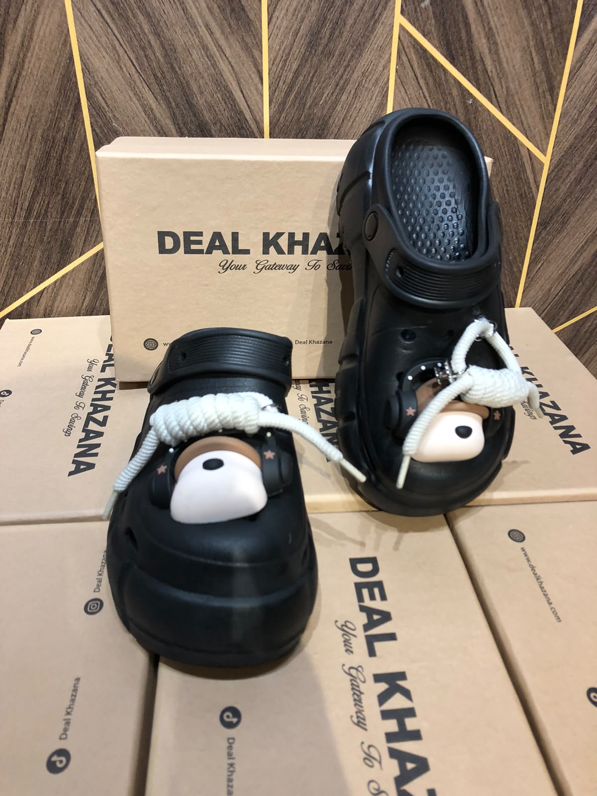 Women Comfortable Crocs Size 5
