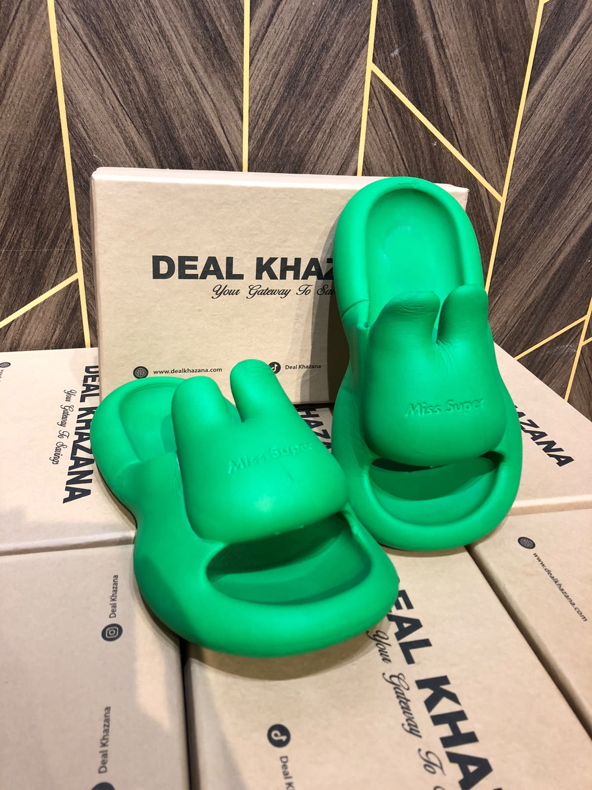 Women Comfortable Slippers Size 8