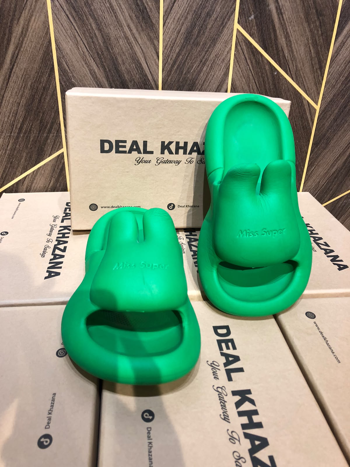 Women Comfortable Slippers Size 8