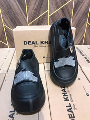 Women Comfortable Crocs shoes Size 6