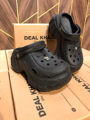 Women Comfortable Crocs Size 6