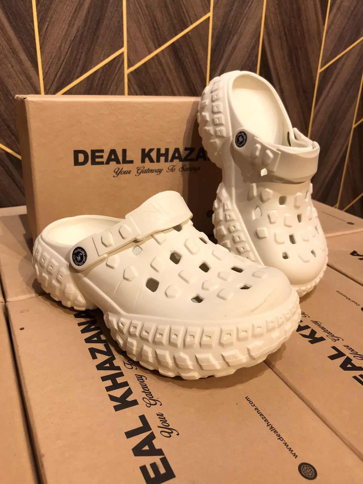 Women Comfortable Crocs Size 5