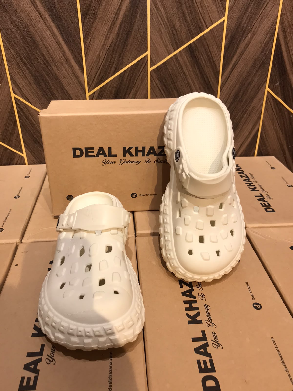 Women Comfortable Crocs Size 5