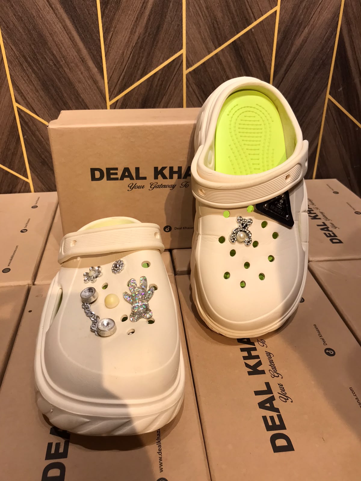 Women Comfortable Crocs Size 9