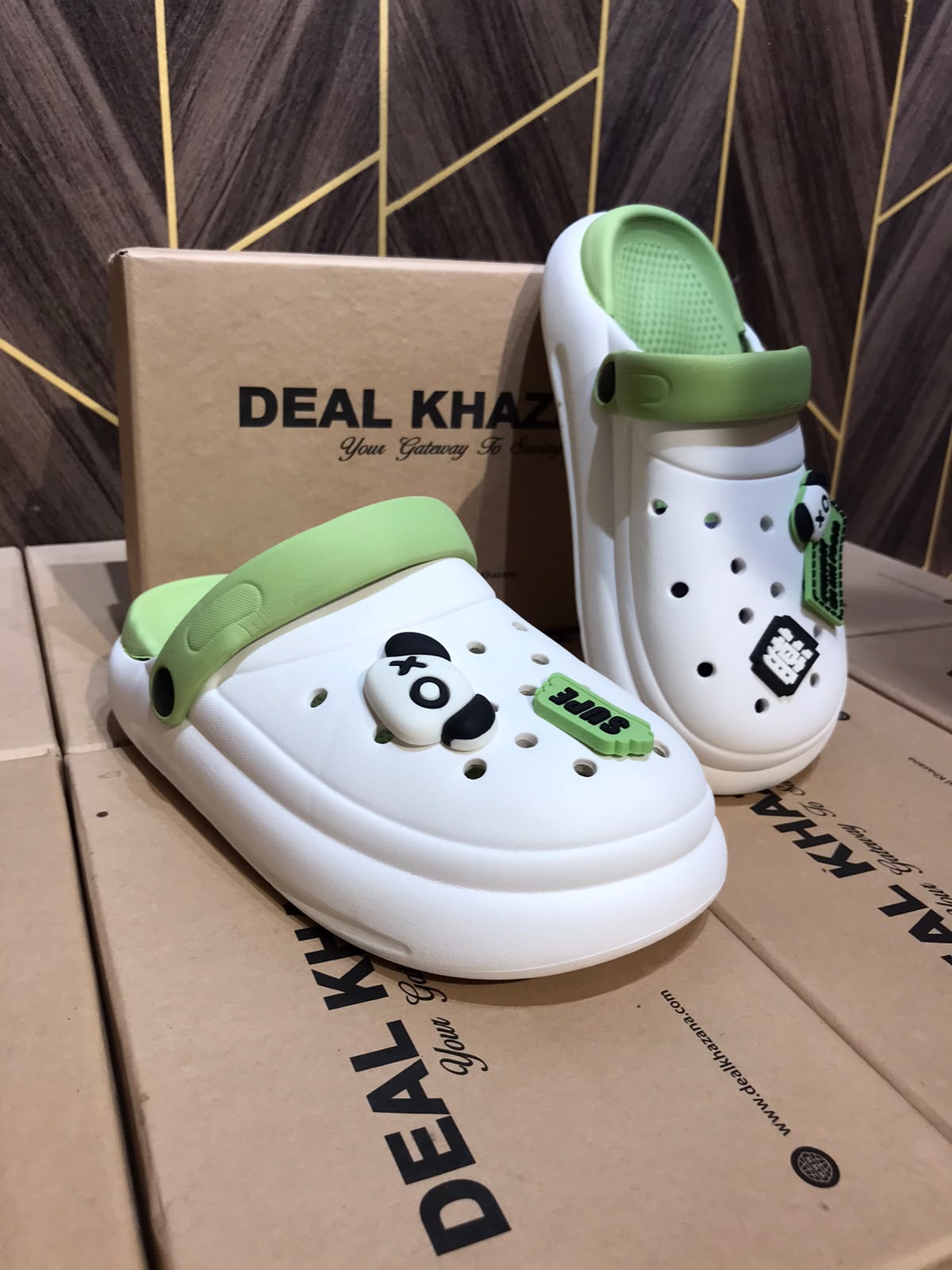 Women Comfortable Crocs Size 7