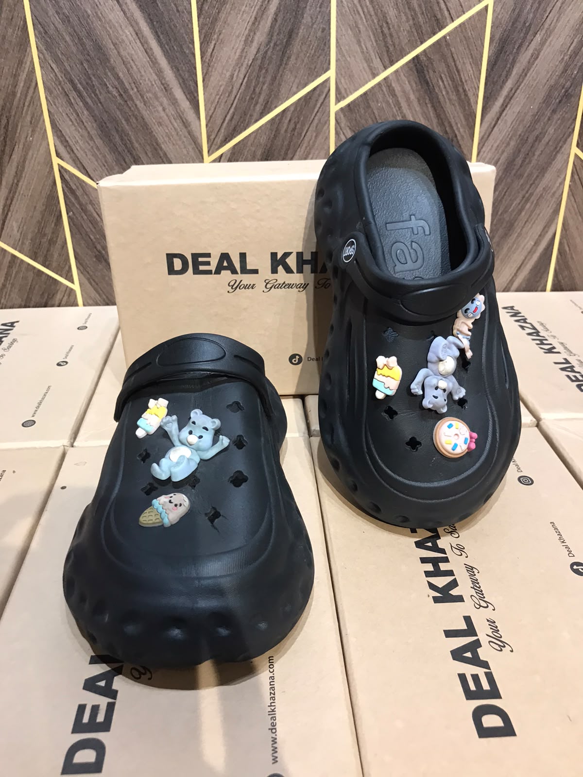Women Comfortable Crocs Size 6,5