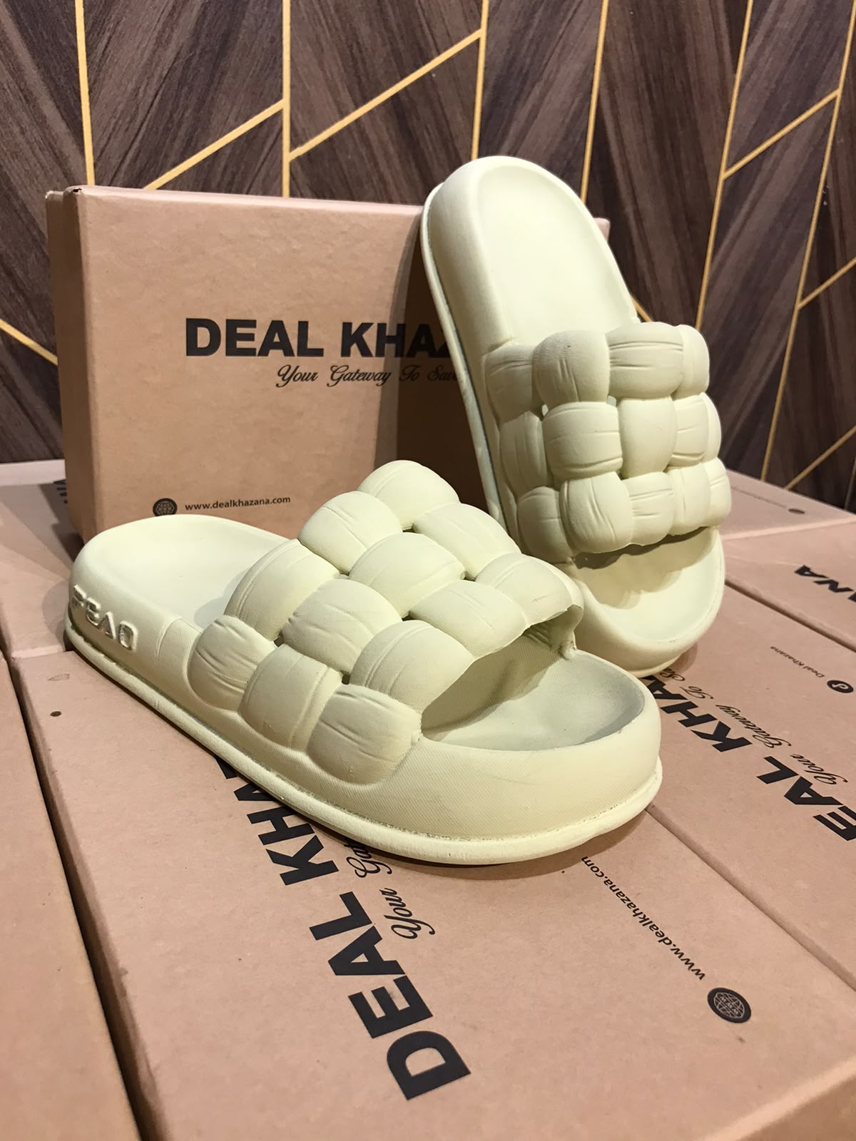 Women Comfortable Slippers Size 7