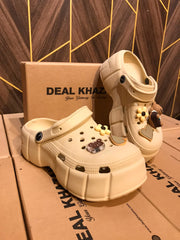 Women Comfortable Crocs Size 6
