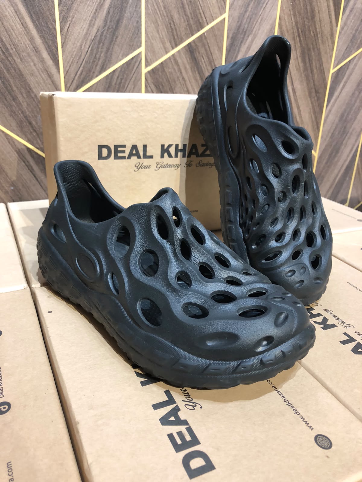 Women Comfortable shoes  Crocs Size 8