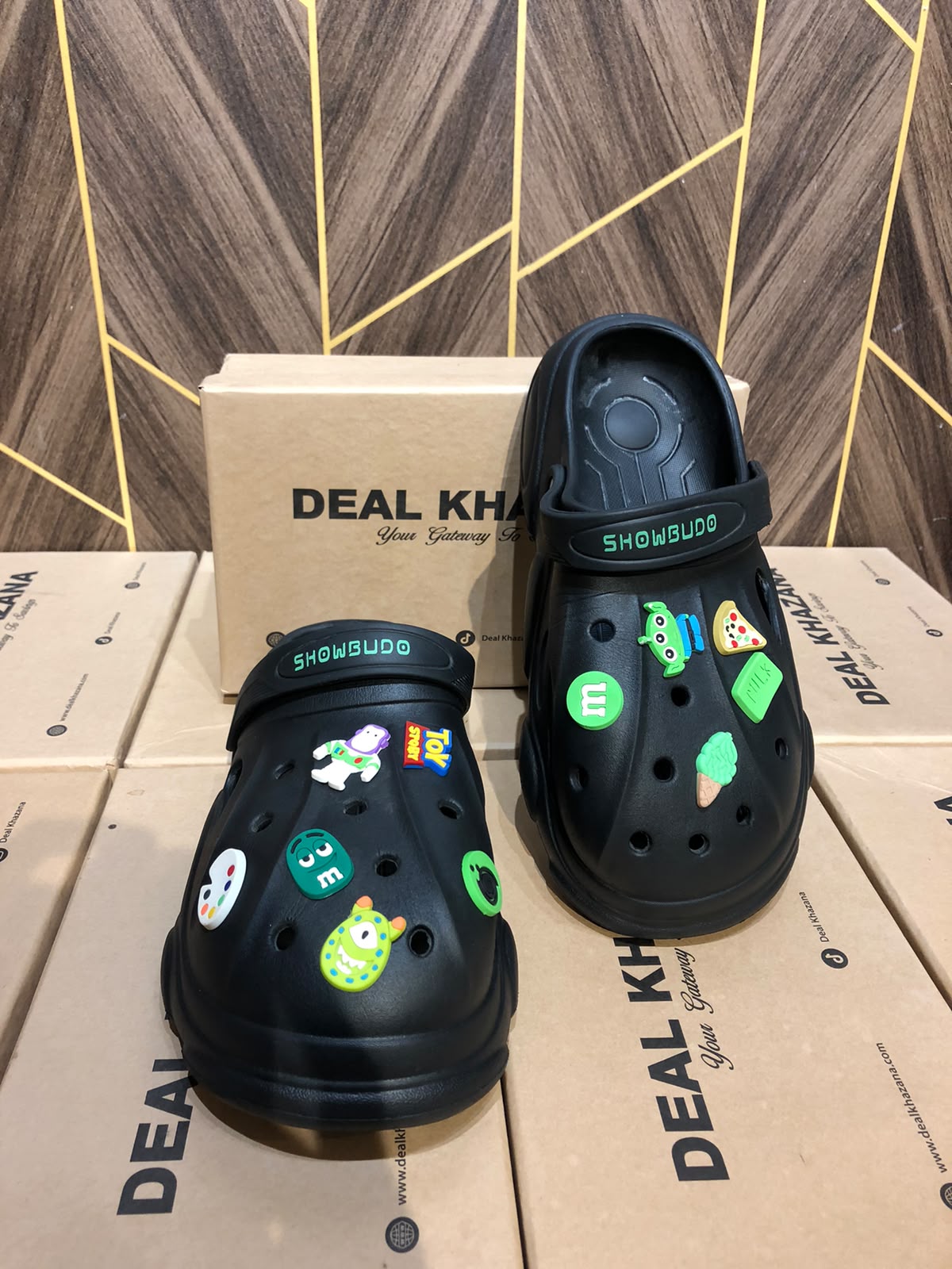 Women Comfortable Crocs Size 10