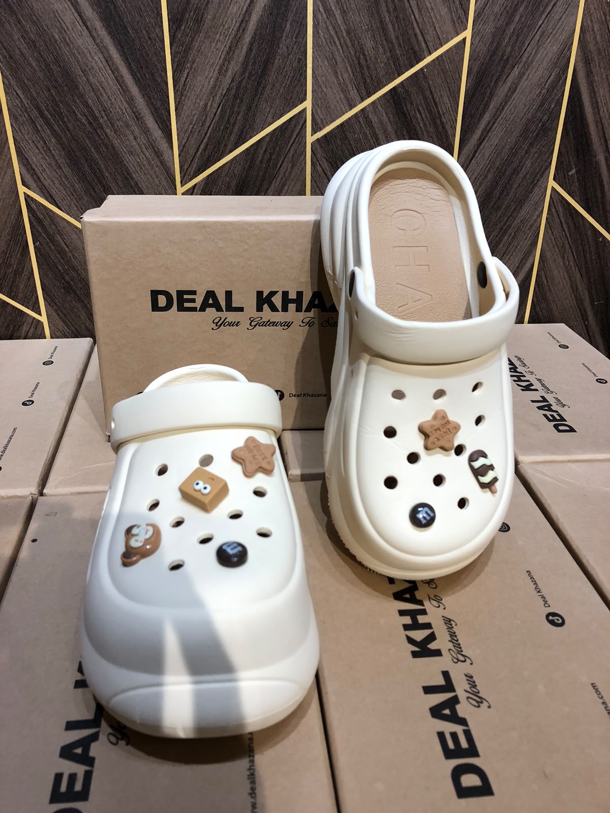 Women Comfortable Crocs Size 8