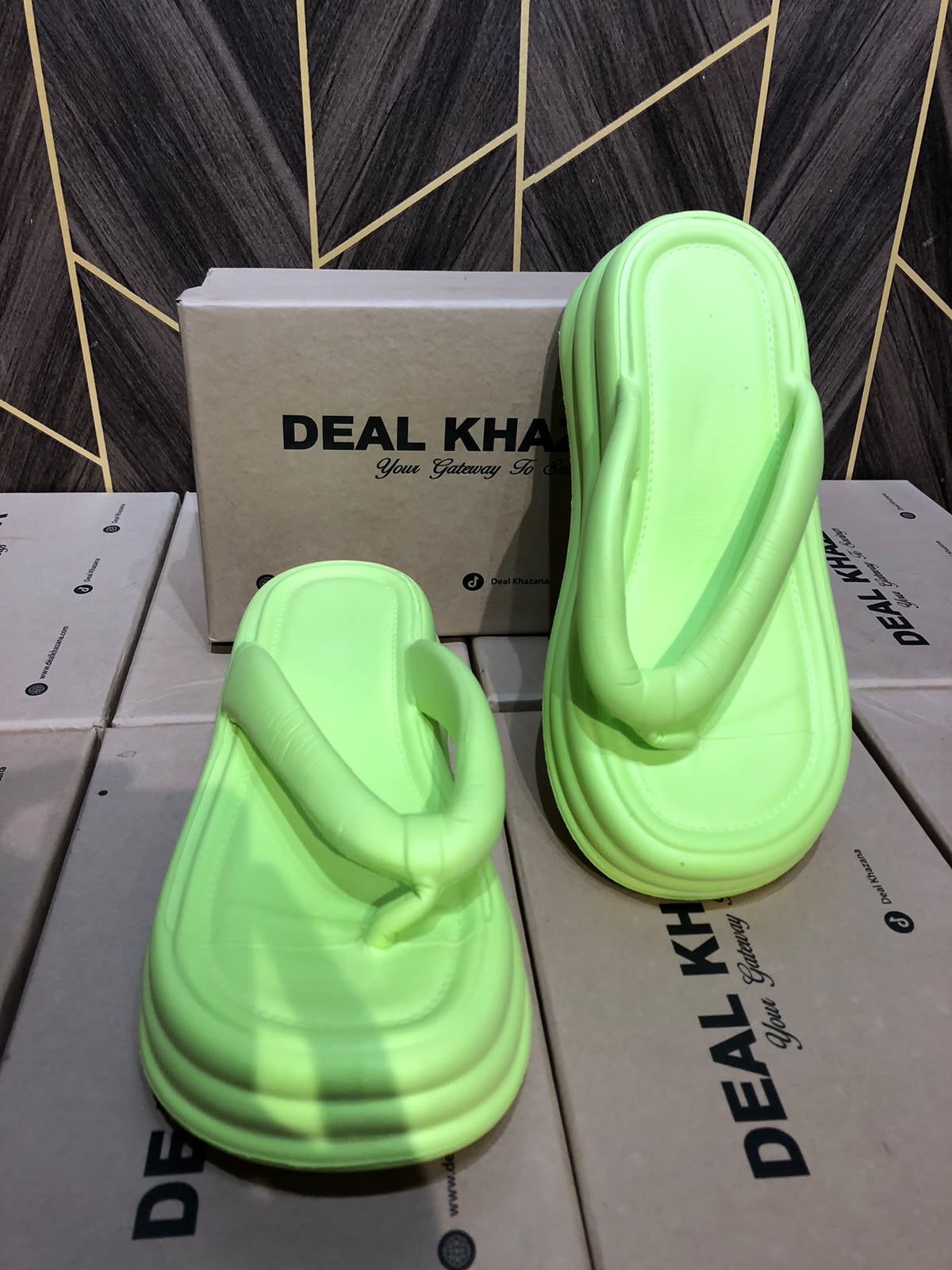 Women Comfortable Slippers Size 8