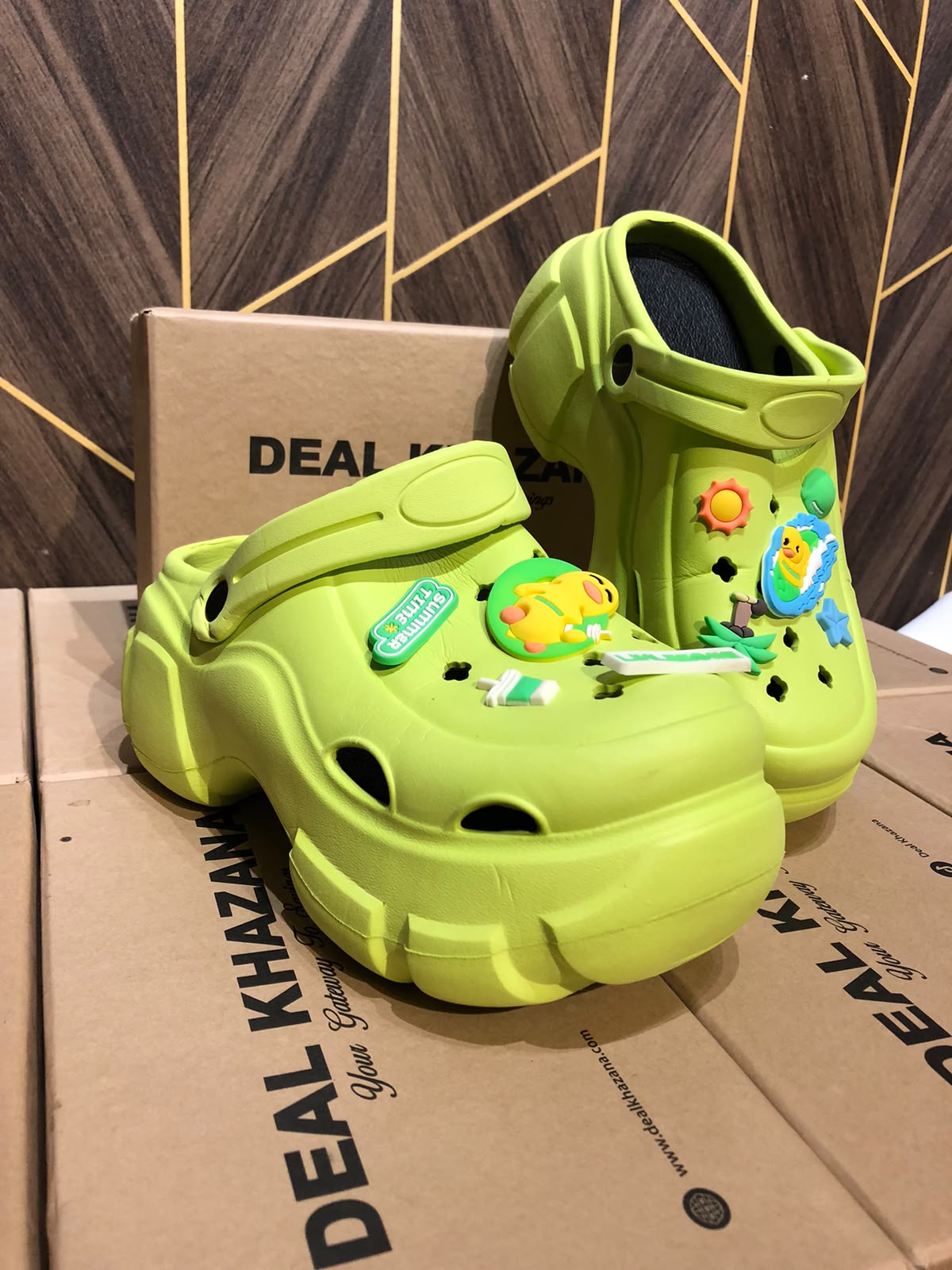 Women Comfortable Crocs Size 8