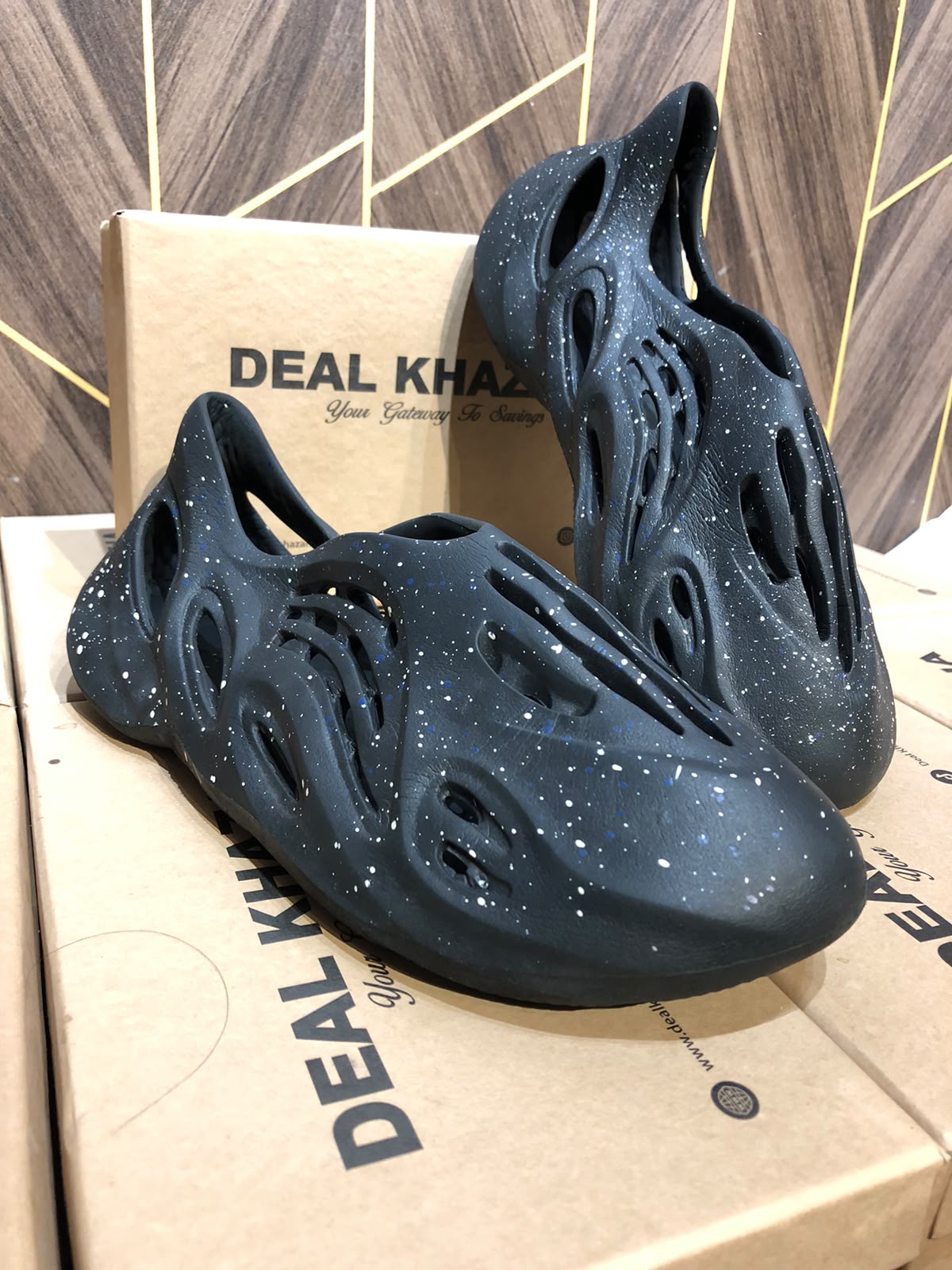 Women Comfortable Crocs shoes Size 11
