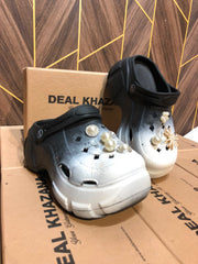 Women Comfortable Crocs Size 6