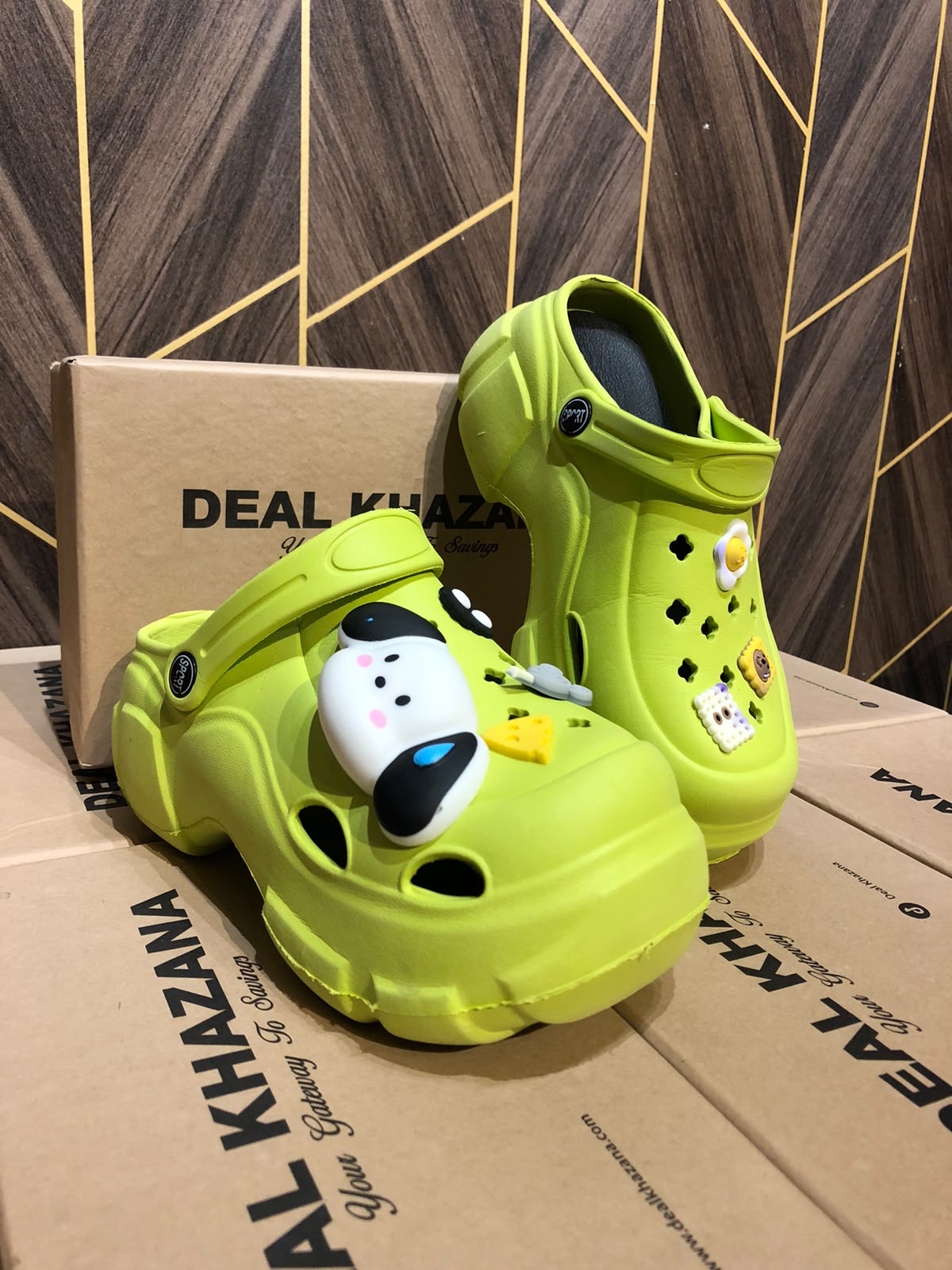 Women Comfortable Crocs Size 7