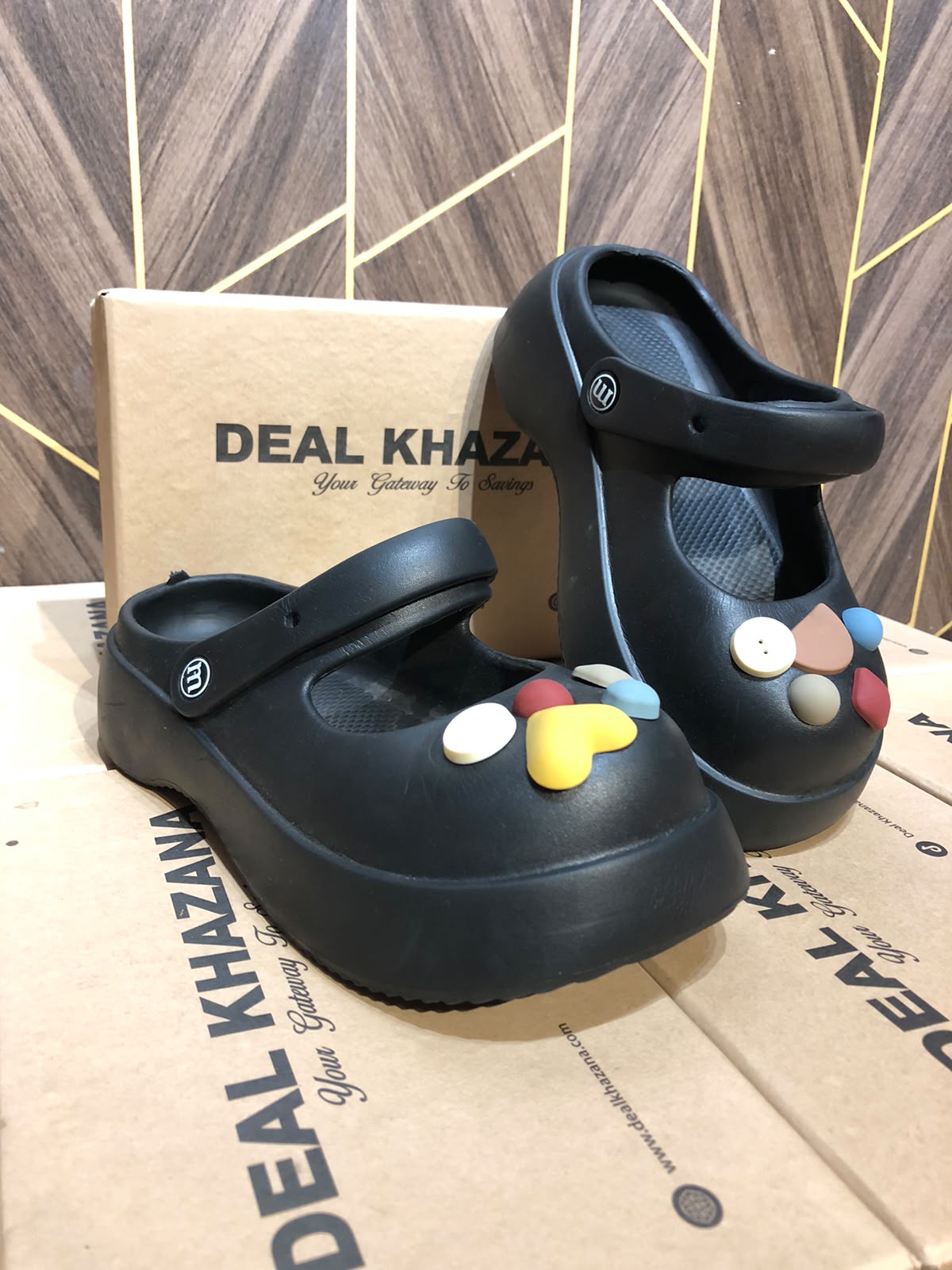 Women Comfortable Crocs Size 8