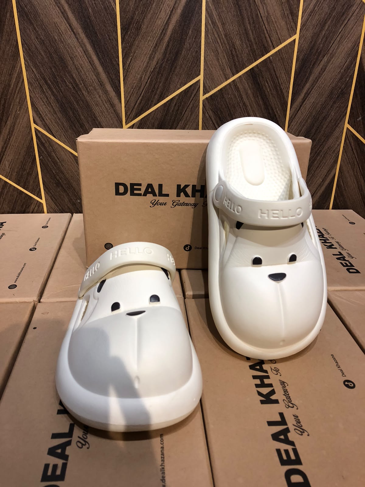 Women Comfortable Crocs Size 7