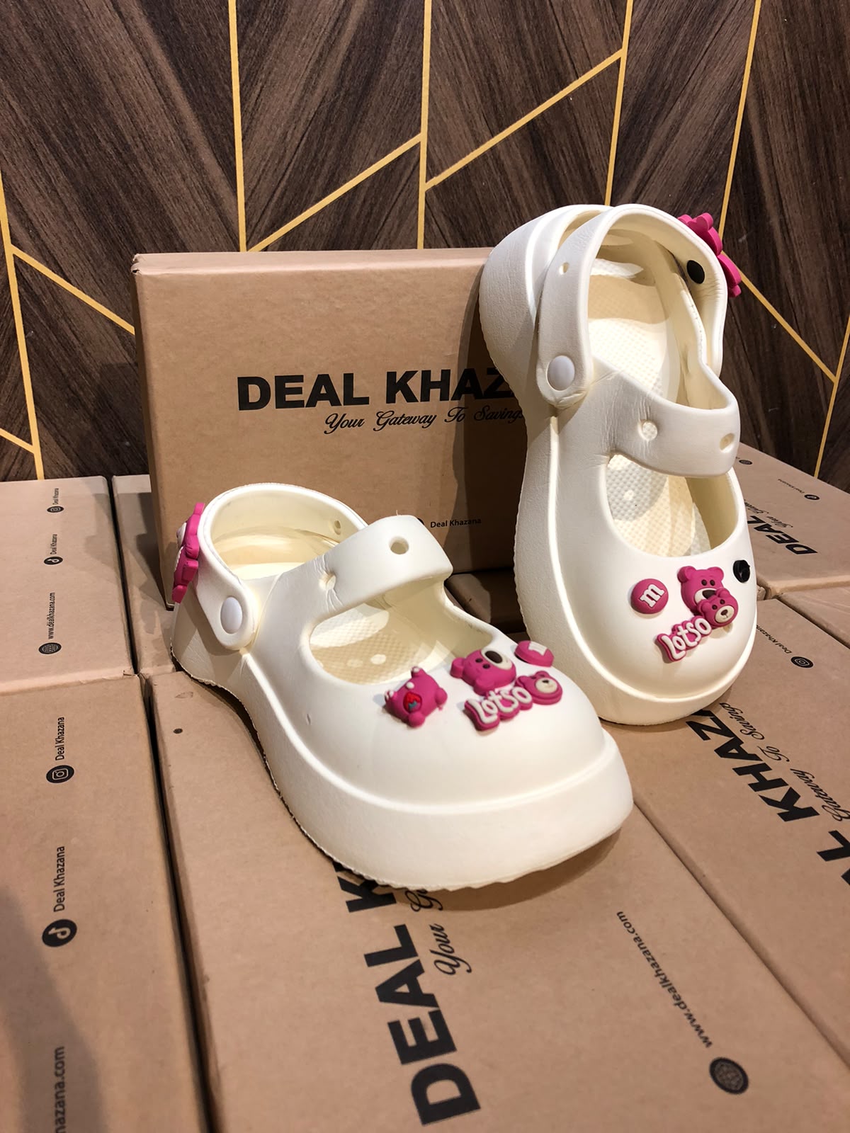 Women Comfortable Crocs Size 5