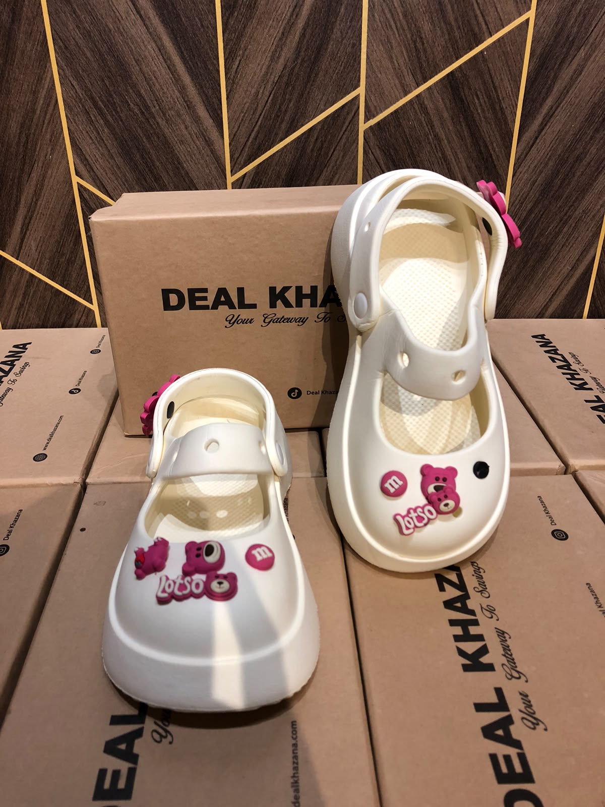 Women Comfortable Crocs Size 5