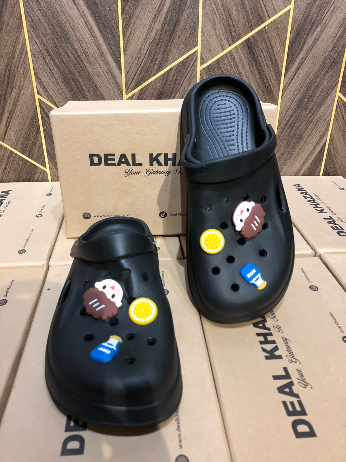 Women Comfortable Crocs Size 10