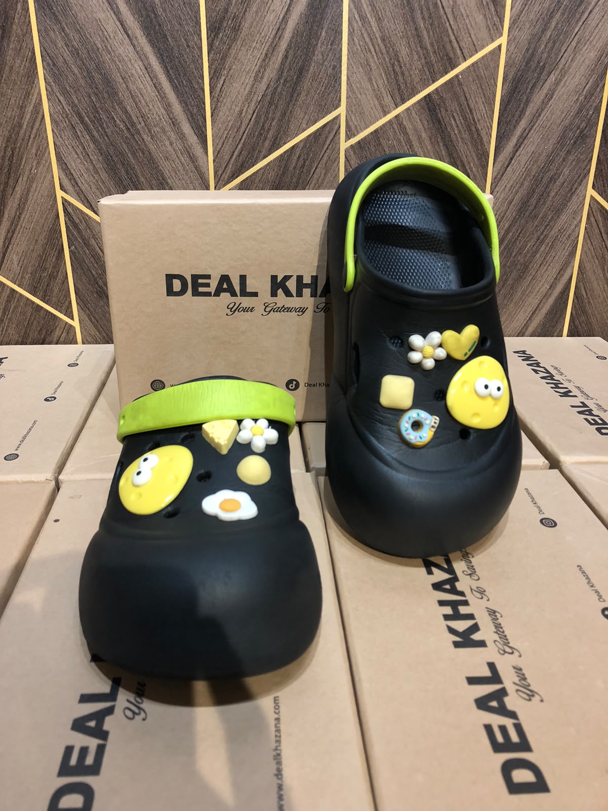 Women Comfortable Crocs Size 8