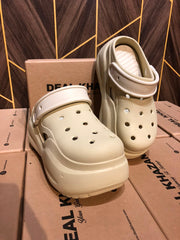 Women Comfortable Crocs Size 5