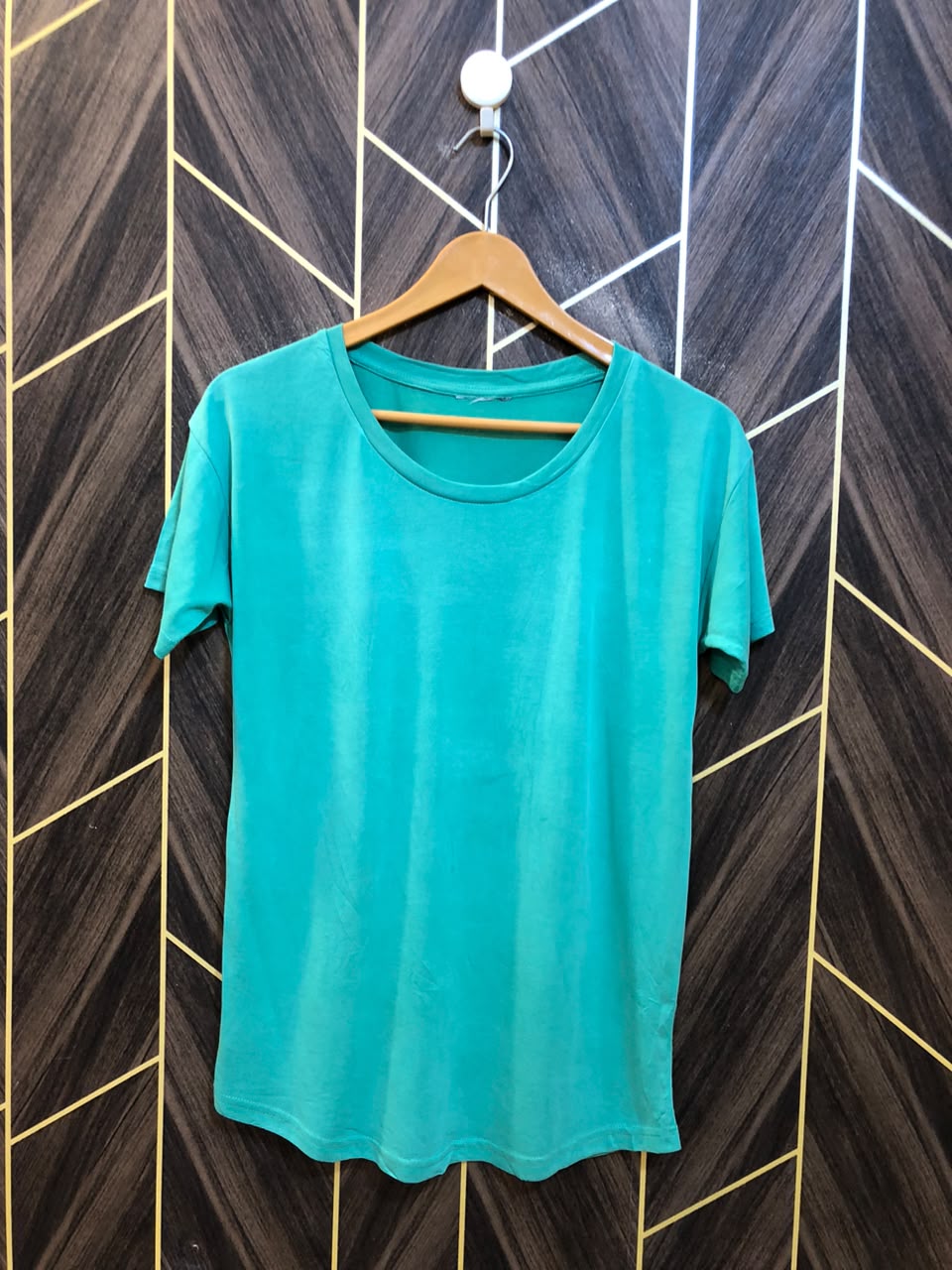 T-Shirt Jersey Small to Medium Size Length 27