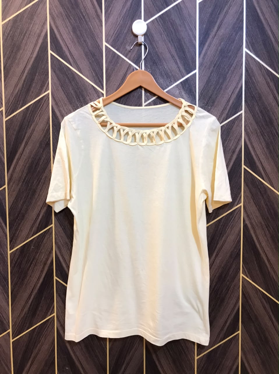 T-Shirt Jersey Medium to Large Size Length 26