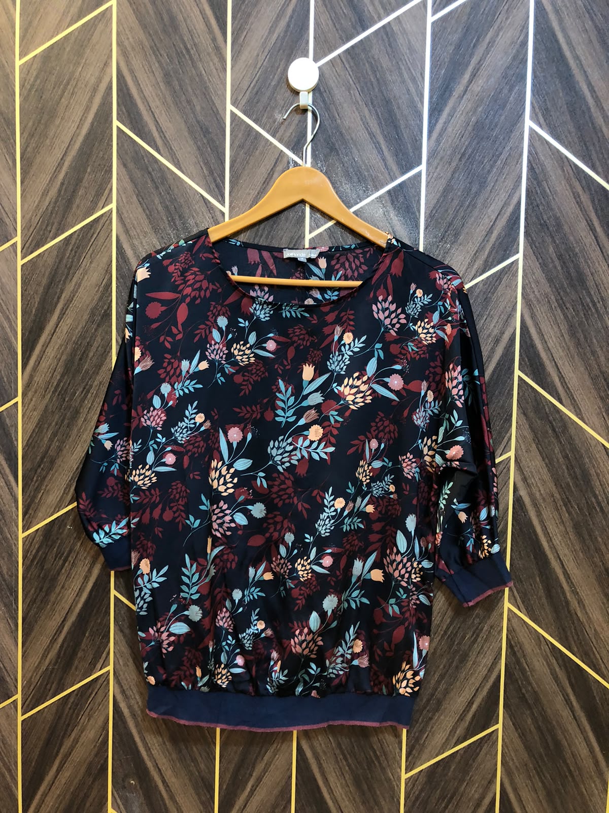 Western Top Silk – Large Size (Chest: 21 , Length: 26 )