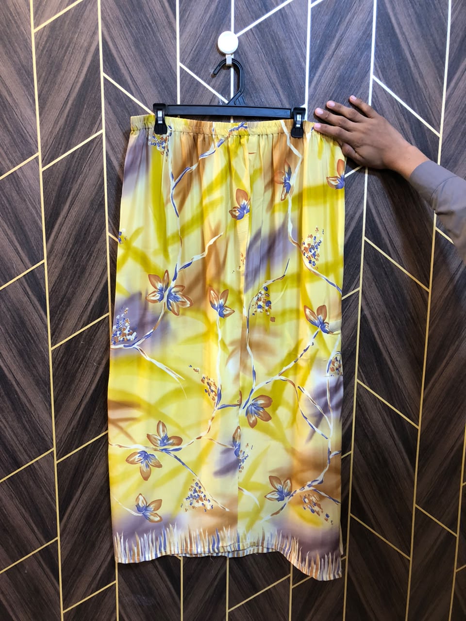 women skirts waist 34 to 36  length 37