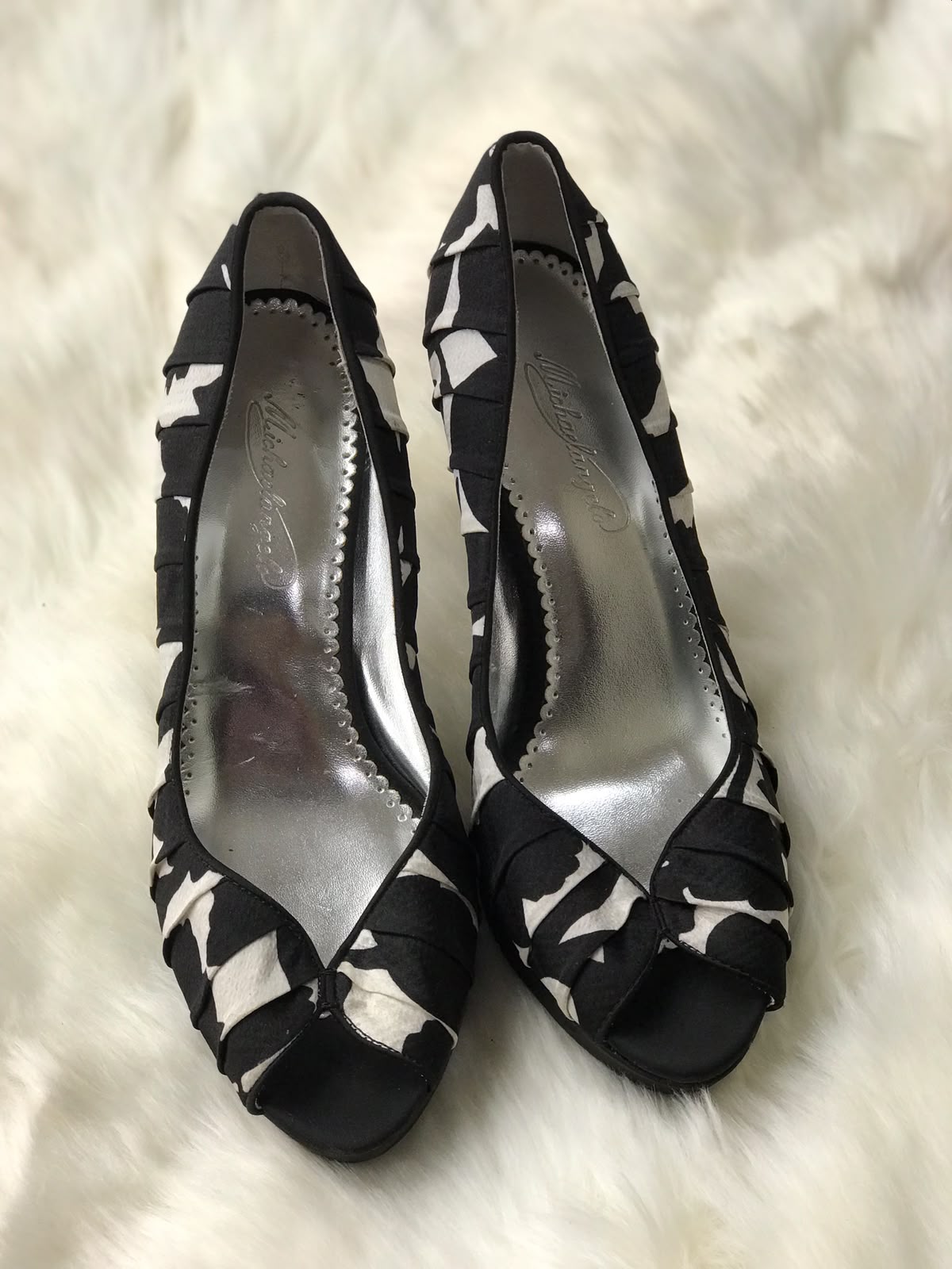 Women Heels Size 7 (EU 37)