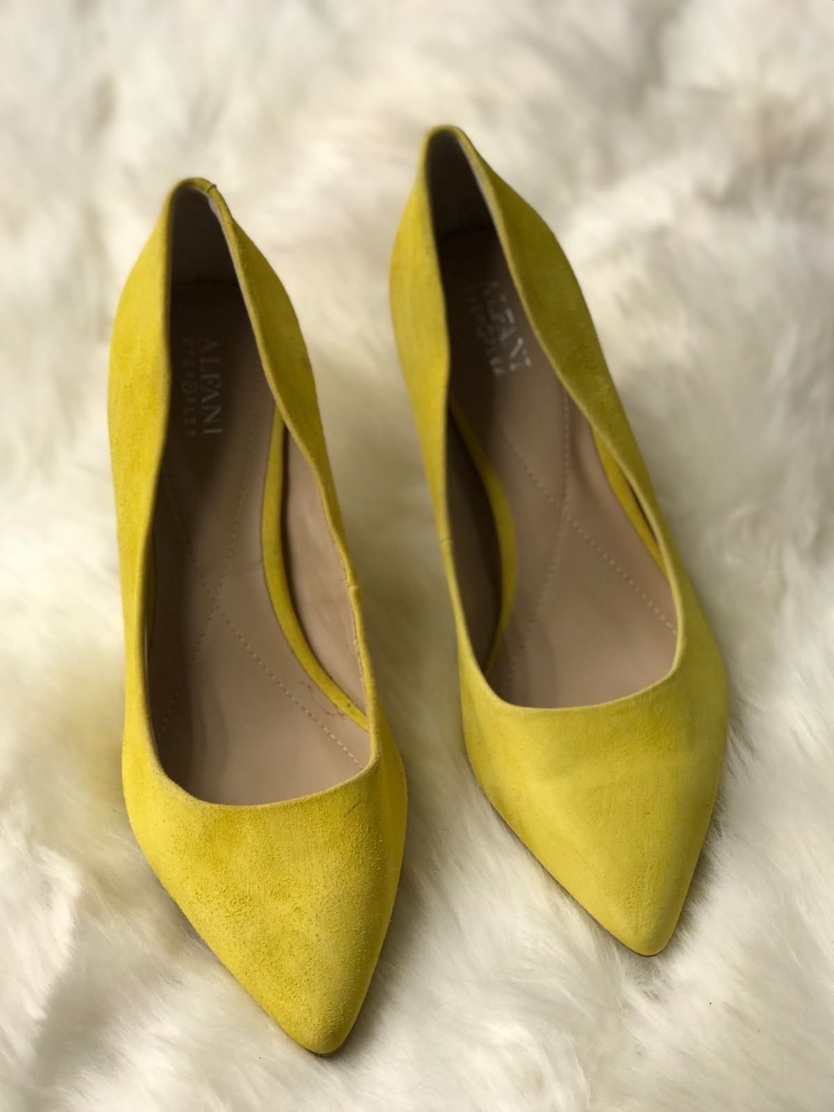 Women Heels Size 7 (EU 37)